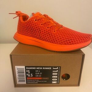 Nobull mesh runner W6.5